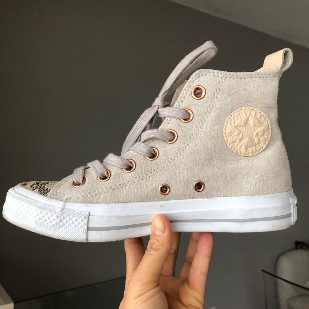 Converse Chuck Hightops Cream Snakeskin Size 6.5